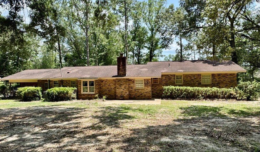 129 Kelly Ln, Bainbridge, GA 39817 - 3 Beds, 3 Bath