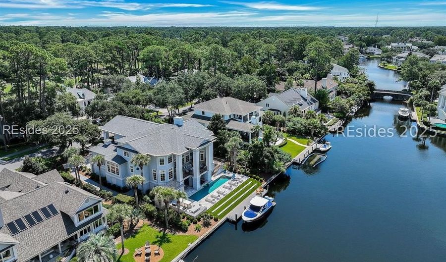 35 Bridgetown Rd, Hilton Head Island, SC 29928 - 5 Beds, 6 Bath