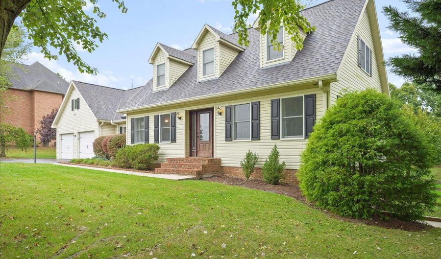 9358 CHILDACREST Dr, Boonsboro, MD 21713 - 3 Beds, 4 Bath