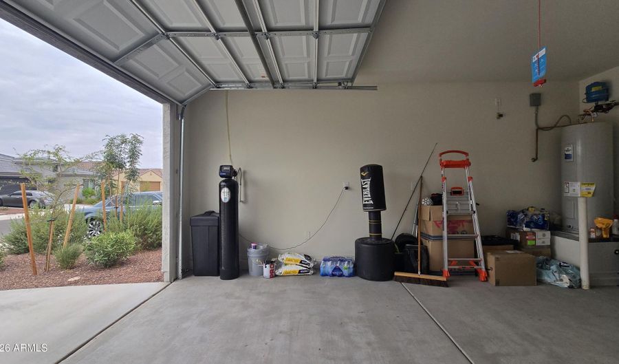 5074 S 251ST Dr, Buckeye, AZ 85326 - 3 Beds, 2 Bath