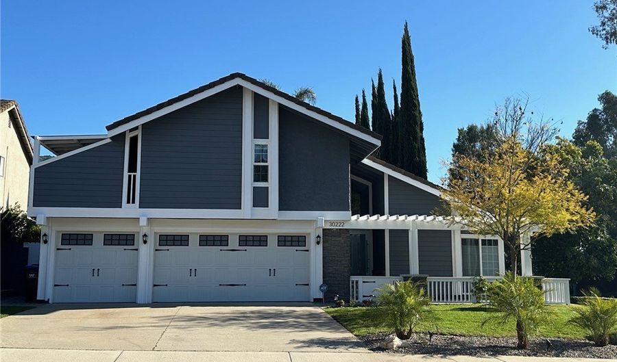 30222 Rainbow Crest Dr, Agoura Hills, CA 91301 - 4 Beds, 3 Bath