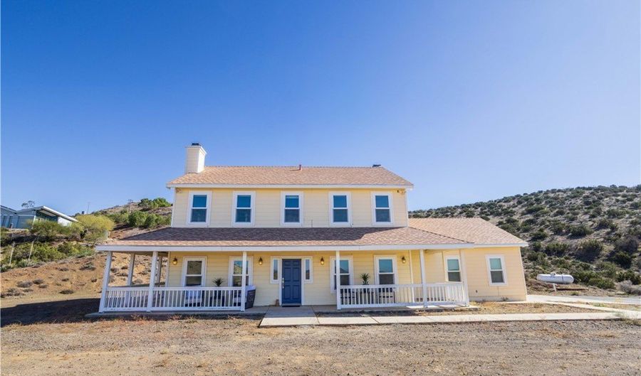 9162 Old Stage Rd, Agua Dulce, CA 91390 - 5 Beds, 4 Bath