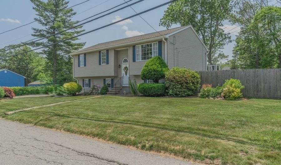136 Youngs Ave, Coventry, RI 02816 - 3 Beds, 3 Bath