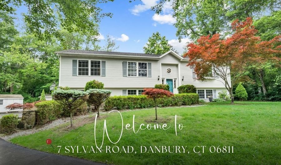 7 Sylvan Rd, Danbury, CT 06811 - 3 Beds, 3 Bath