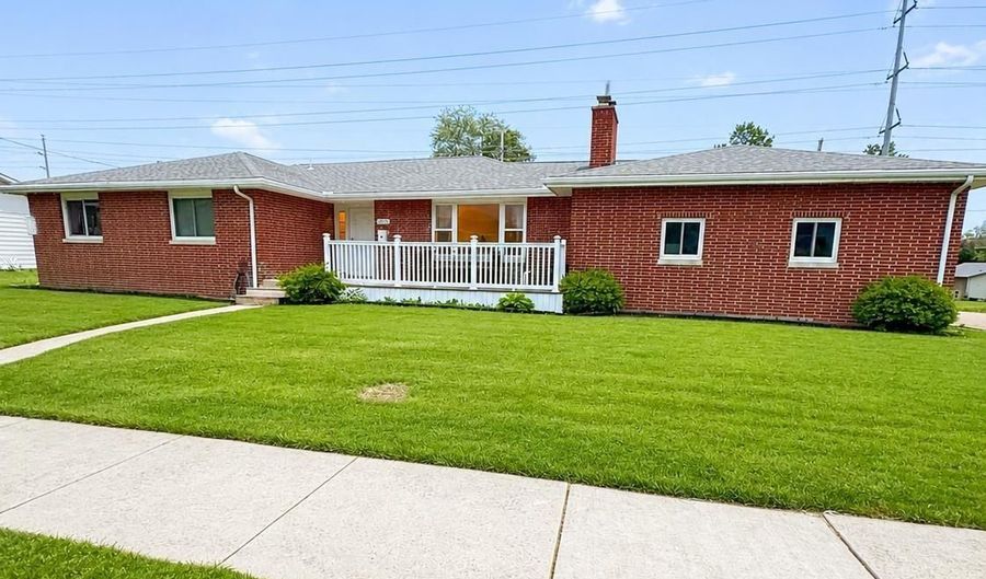 1205 Highland Dr, Auburn, IN 46706 - 4 Beds, 2 Bath