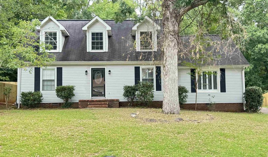 813 BROOKHAVEN Rd, Anniston, AL 36207 - 3 Beds, 3 Bath