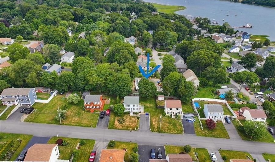 7 Broadview Ave, Bristol, RI 02809 - 3 Beds, 3 Bath
