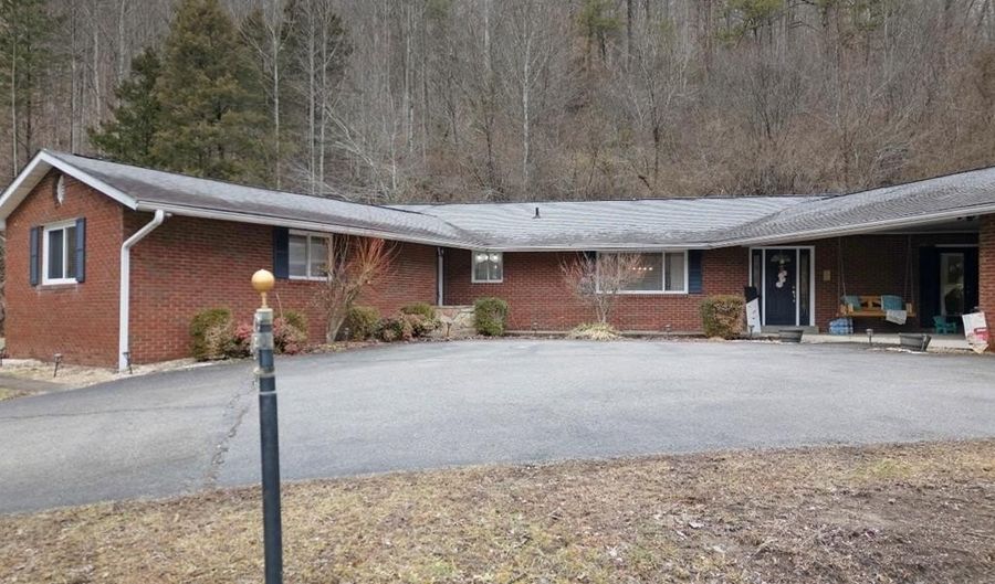 106 Nags Head Rd, Avawam, KY 41713 - 4 Beds, 3 Bath