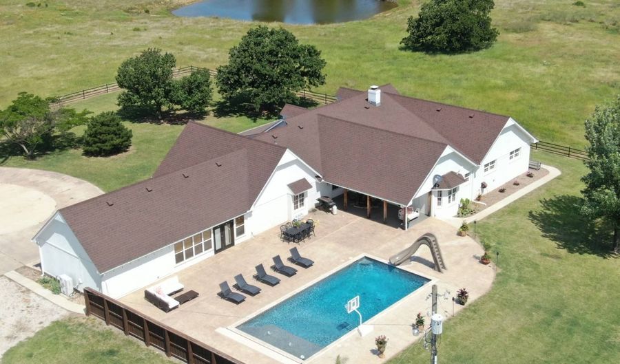 568 Woodford Rd, Ardmore, OK 73401 - 5 Beds, 3 Bath