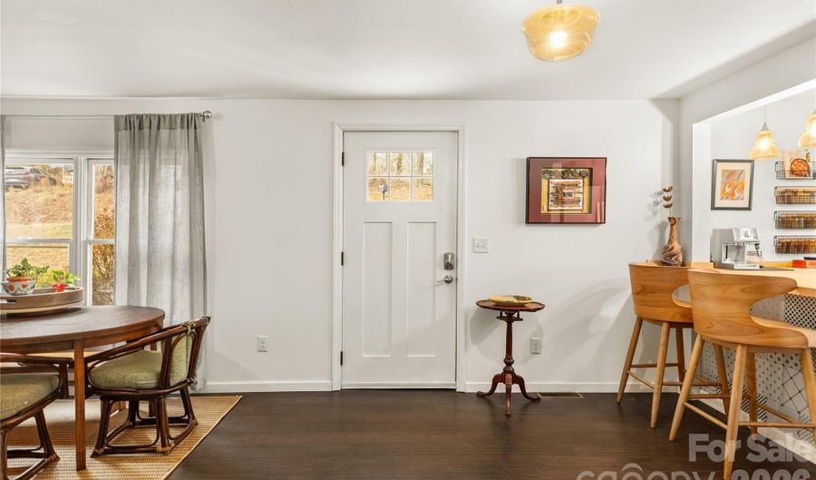 5 Shadowlawn Dr, Asheville, NC 28806 - 3 Beds, 2 Bath