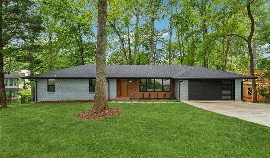 1542 Lavista Rd NE, Atlanta, GA 30329 - 5 Beds, 4 Bath