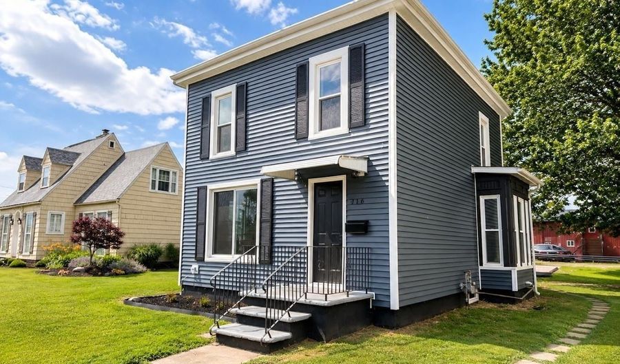416 W 7th St, Auburn, IN 46706 - 4 Beds, 2 Bath