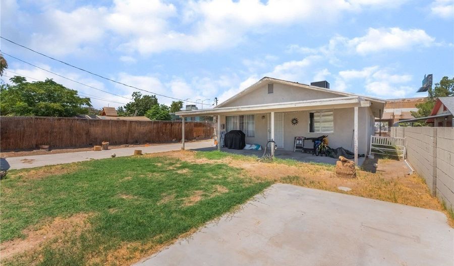 2002 Marlin Ave, Las Vegas, NV 89101 - 3 Beds, 2 Bath