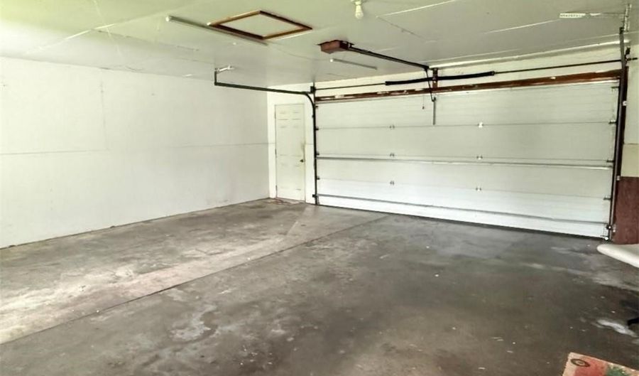 1817 Beech St, Atchison, KS 66002 - 3 Beds, 2 Bath