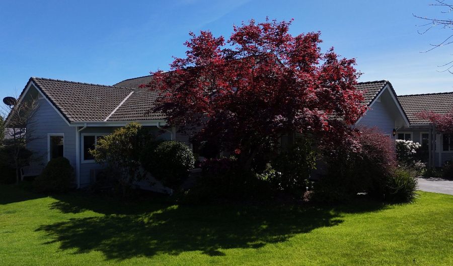204 SCHOONER BAY Dr, Brookings, OR 97415 - 3 Beds, 2 Bath
