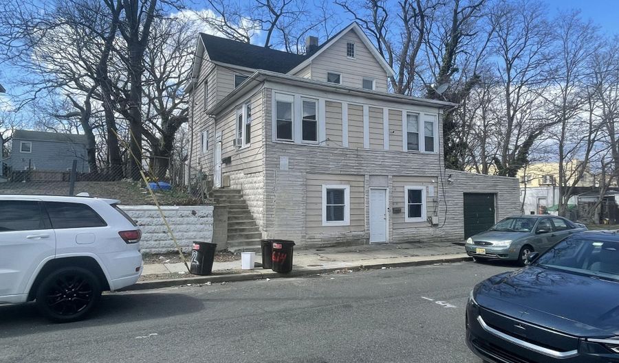 614 Pine St, Asbury Park, NJ 07712 - 7 Beds, 3 Bath