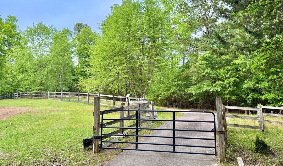 2427 Louisville Rd, Appling, GA 30802 - 4 Beds, 3 Bath