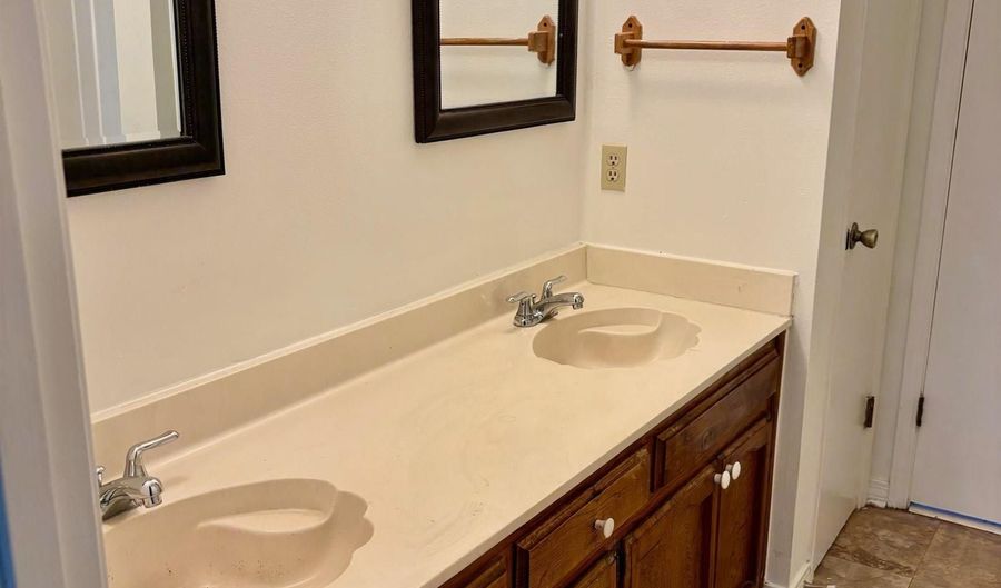 827 E Boyd Dr #A, Baton Rouge, LA 70808 - 2 Beds, 2 Bath