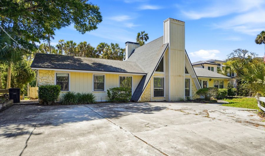 2428 SEMINOLE Rd, Atlantic Beach, FL 32233 - 3 Beds, 3 Bath