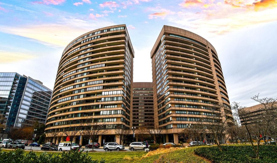 1300 CRYSTAL Dr 310-S, Arlington, VA 22202 - 2 Beds, 2 Bath