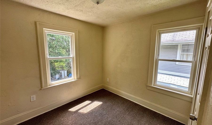 2124 17th St SW, Akron, OH 44314 - 3 Beds, 2 Bath
