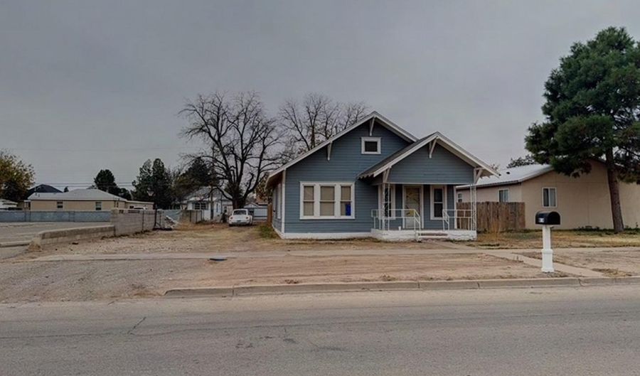 809 W Grand Ave, Artesia, NM 88210 - 2 Beds, 2 Bath