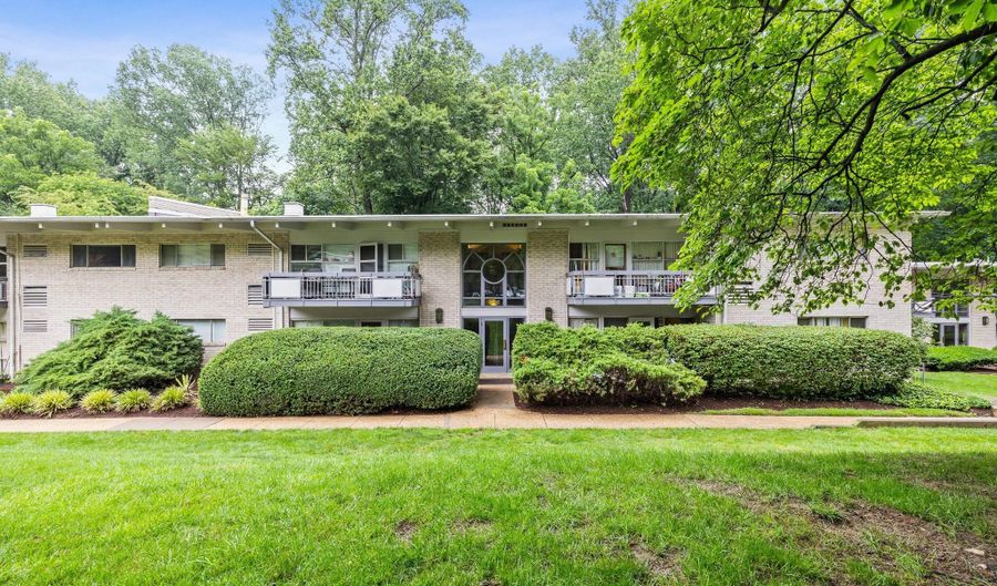 7746 DONNYBROOK Ct 207, Annandale, VA 22003 - 3 Beds, 1 Bath
