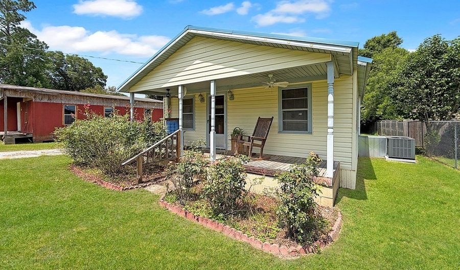 1014 Old Quincy Rd, Bainbridge, GA 39819 - 2 Beds, 2 Bath