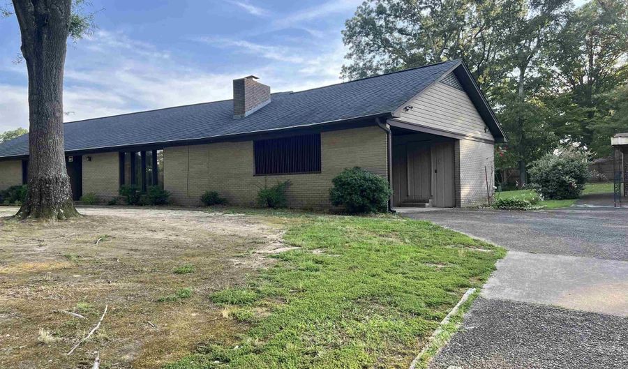 101 Fairway Dr, Bald Knob, AR 72010 - 3 Beds, 2 Bath