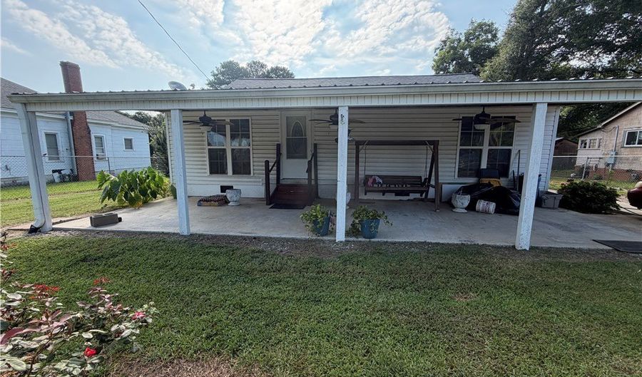 3211 S Main St Ext, Anderson, SC 29624 - 2 Beds, 1 Bath