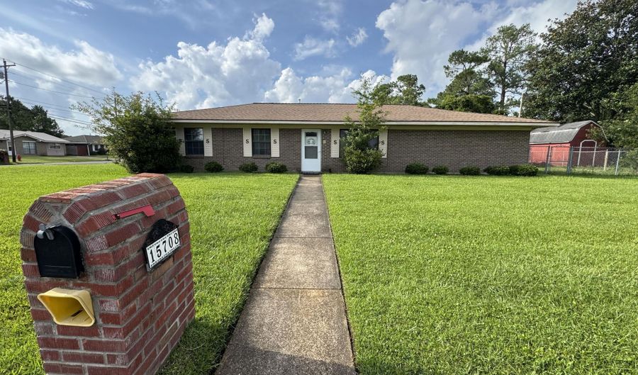 15708 Orleans Dr, Biloxi, MS 39532 - 3 Beds, 2 Bath