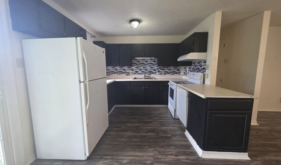 905 Spanish Acres Dr, Bay St. Louis, MS 39520 - 3 Beds, 2 Bath