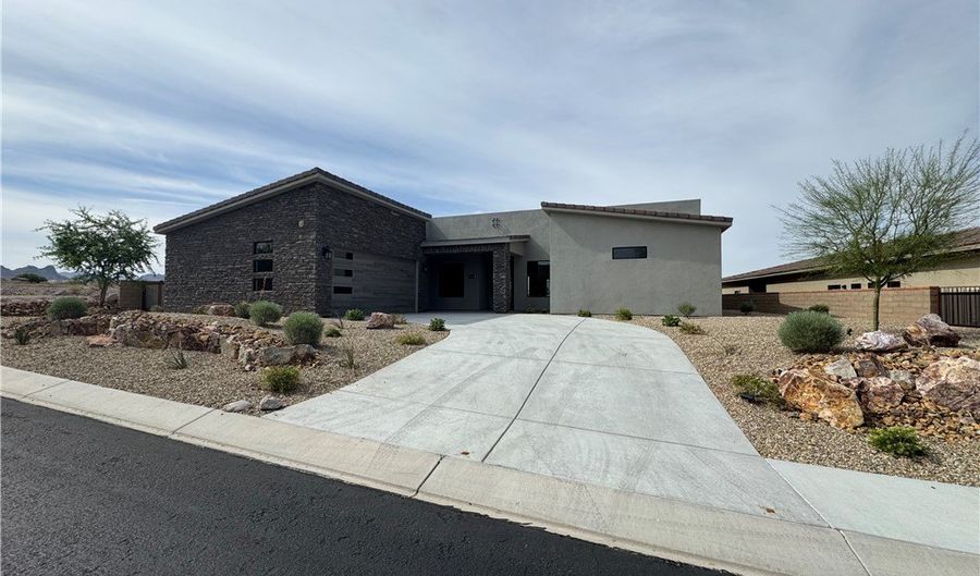 3040 Fort Mojave Dr, Bullhead City, AZ 86429 - 3 Beds, 4 Bath