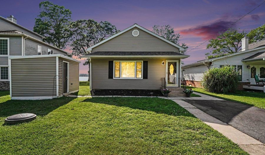 2028 PARK BEACH Dr, Aberdeen, MD 21001 - 4 Beds, 2 Bath