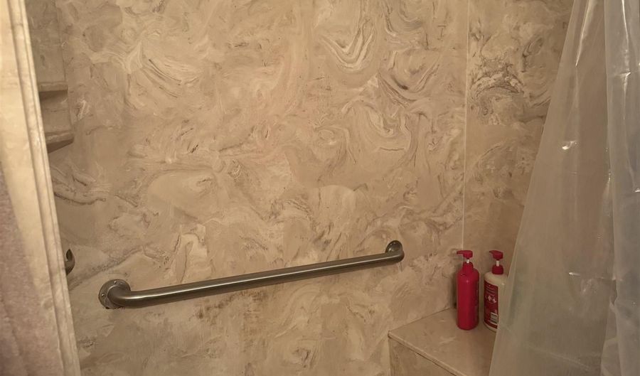 805 HILTON Rd, Anniston, AL 36207 - 3 Beds, 2 Bath