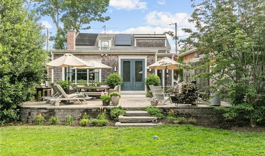 43 Sherman St, Newport, RI 02840 - 3 Beds, 3 Bath