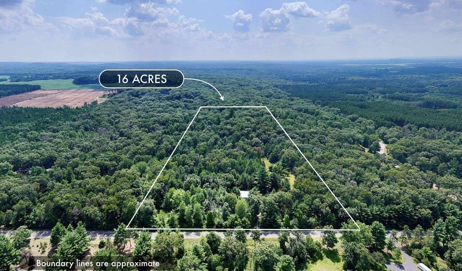817 Elk Dr, Adams, WI 53910 - 3 Beds, 2 Bath