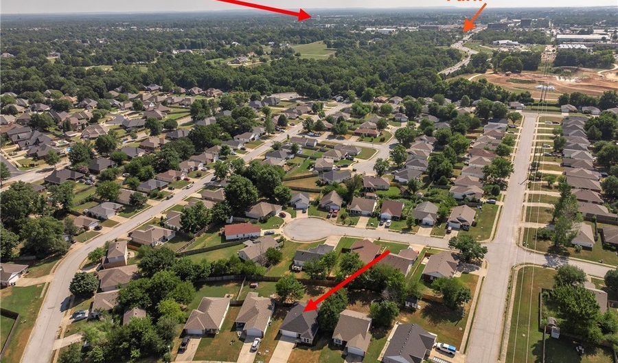 819 Tunbridge Dr, Bentonville, AR 72712 - 3 Beds, 2 Bath