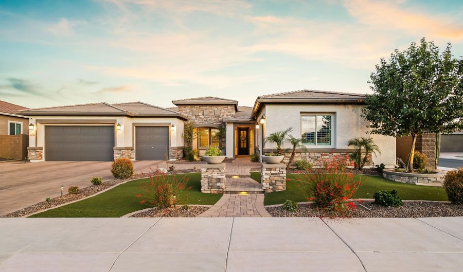 5415 E CHAPAROSA Way, Cave Creek, AZ 85331 - 5 Beds, 5 Bath