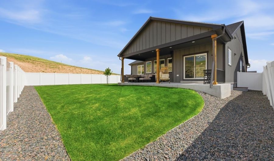 5712 CARMEL Dr, Cheyenne, WY 82009 - 4 Beds, 3 Bath