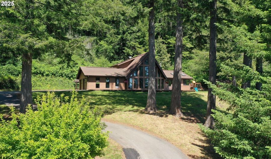 98393 E COUGAR Ln, Brookings, OR 97415 - 3 Beds, 2 Bath