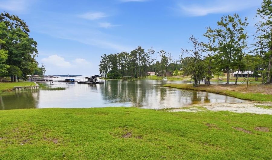671 Englewood Dr, Abbeville, AL 36310 - 3 Beds, 2 Bath