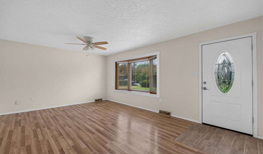 43 Crupper Ln, Alexandria, KY 41001 - 3 Beds, 2 Bath