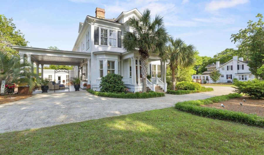 1704 Fair St, Camden, SC 29020 - 5 Beds, 6 Bath