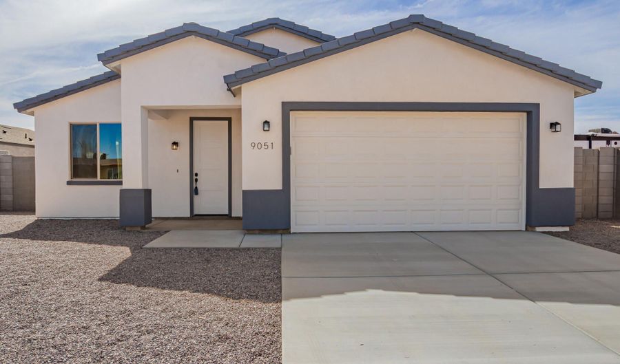 9051 W MAGNUM Dr, Arizona City, AZ 85123 - 3 Beds, 2 Bath
