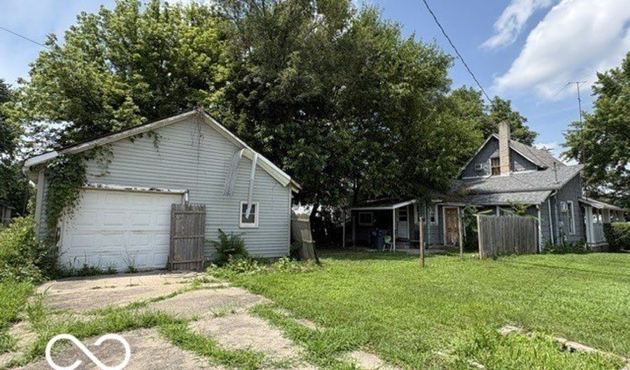 303 W 2nd St, Anderson, IN 46016 - 4 Beds, 2 Bath