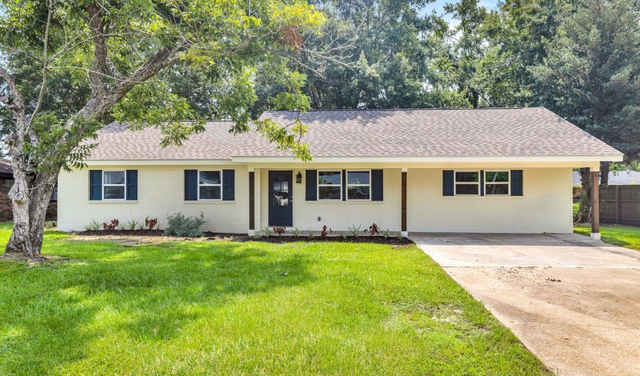 2223 Popps Ferry Rd, Biloxi, MS 39532 - 3 Beds, 2 Bath