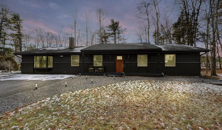 111 Elm Dr, Blakeslee, PA 18610 - 3 Beds, 3 Bath