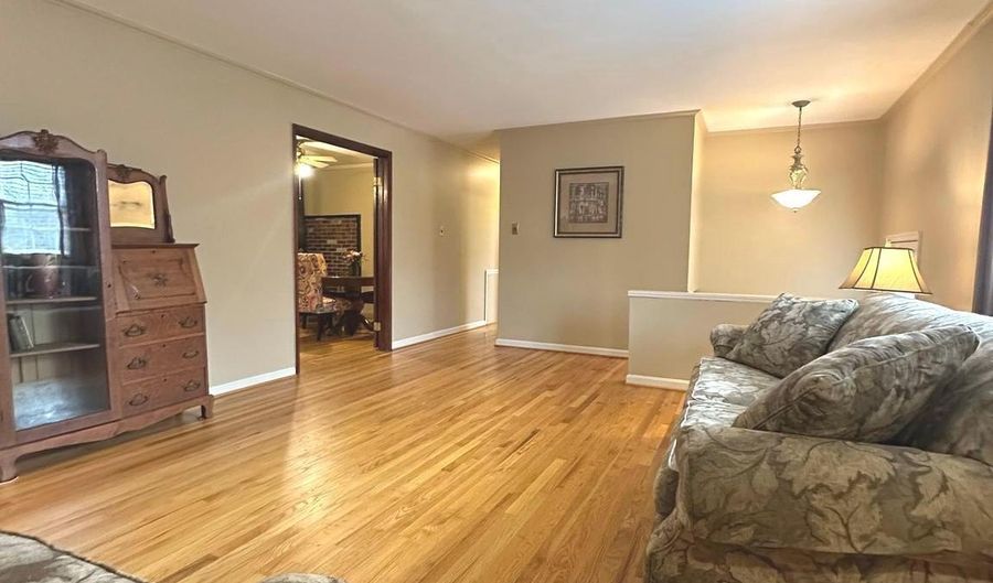 16512 ROLLING TREE Rd, Accokeek, MD 20607 - 3 Beds, 2 Bath