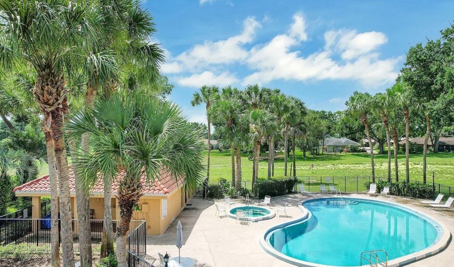 1174 N FAIRWAY Dr 1174, Apopka, FL 32712 - 2 Beds, 2 Bath